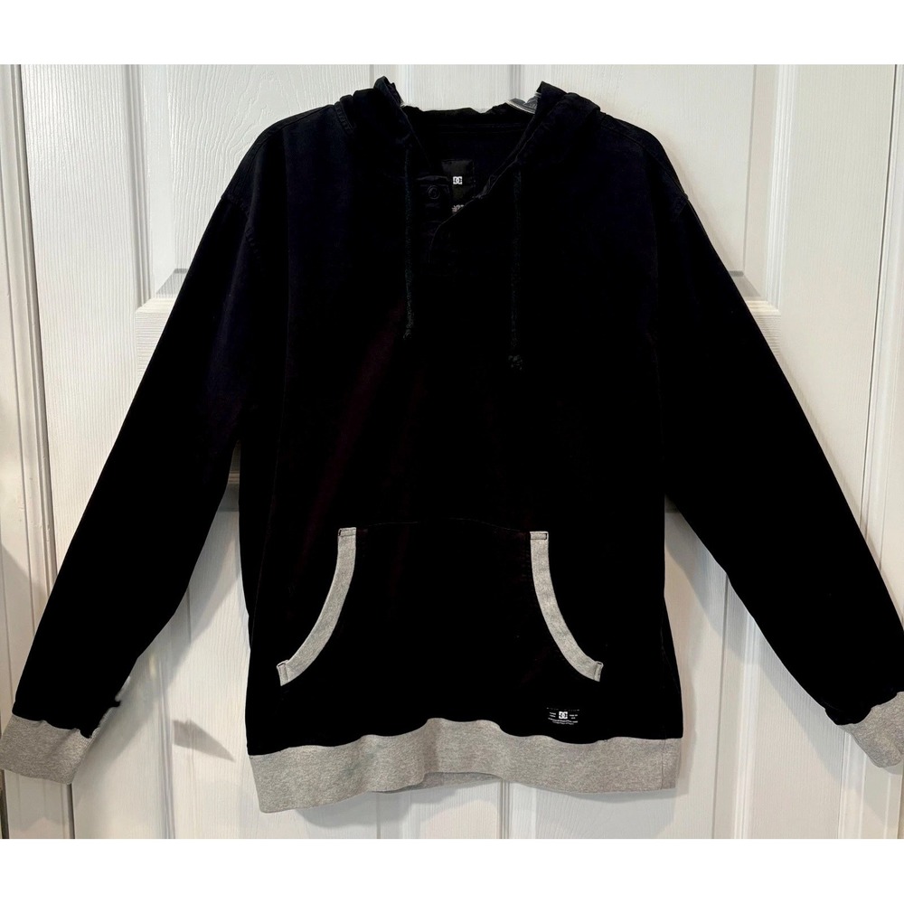 DC Shoes Men Black Hoodie Pullover Shirt Size Large Gray Trim Kangaroo Pocket‎